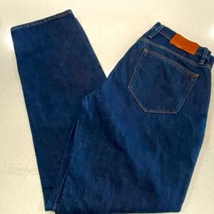 NO 11 CLASSIC Vintage Nep Denim

Classic fit, medium rise, straight leg, zip fly